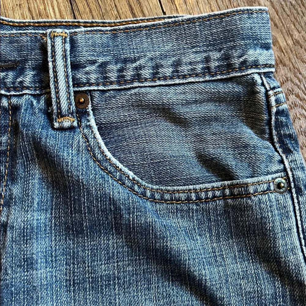 Levi’s 505 jeans straight leg light wash broken in 30 x 32 classic denim